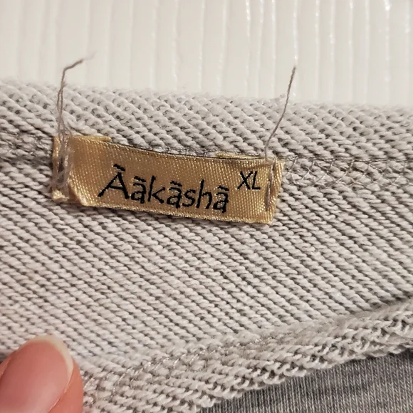 Hi-Lo Shirt - Picture 5 of 7